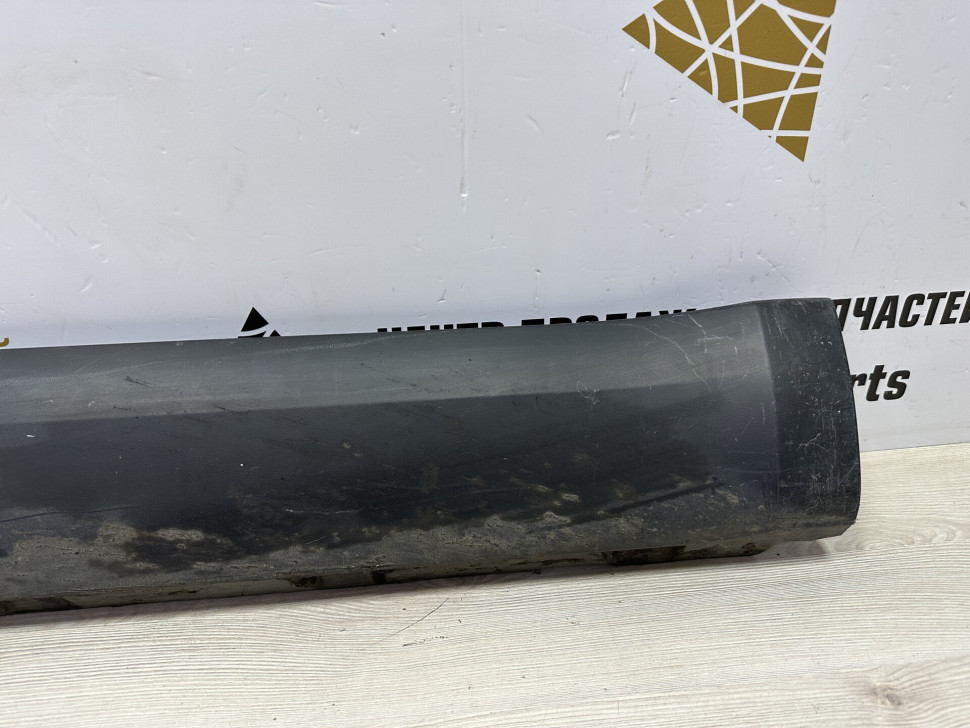 Порог правый бу Skoda Yeti OEM 5L0853856C