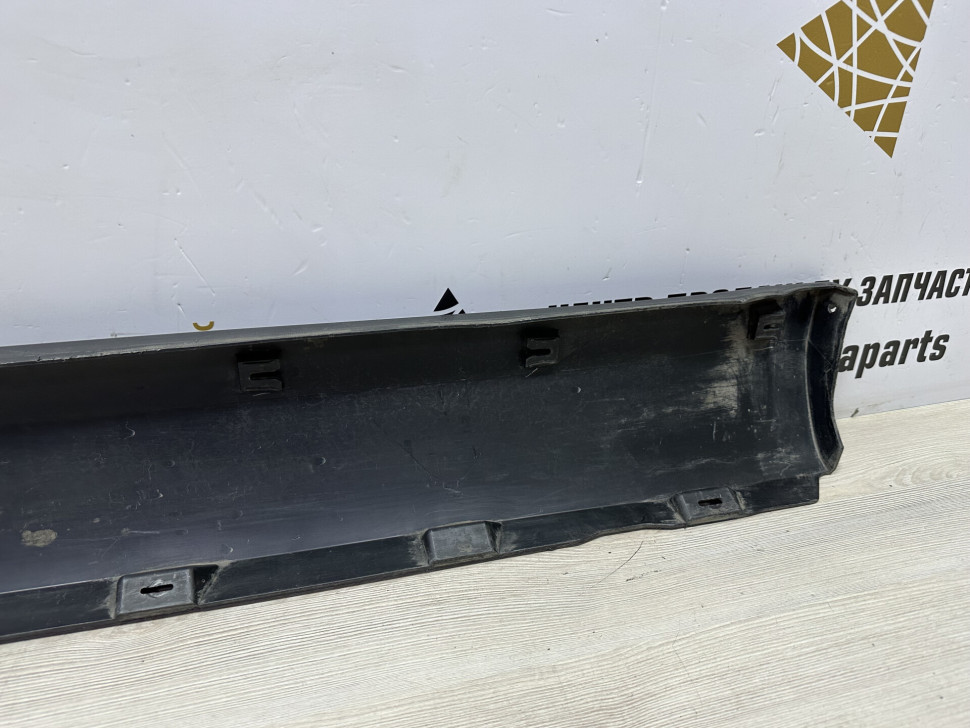Порог правый бу Skoda Yeti OEM 5L0853856C