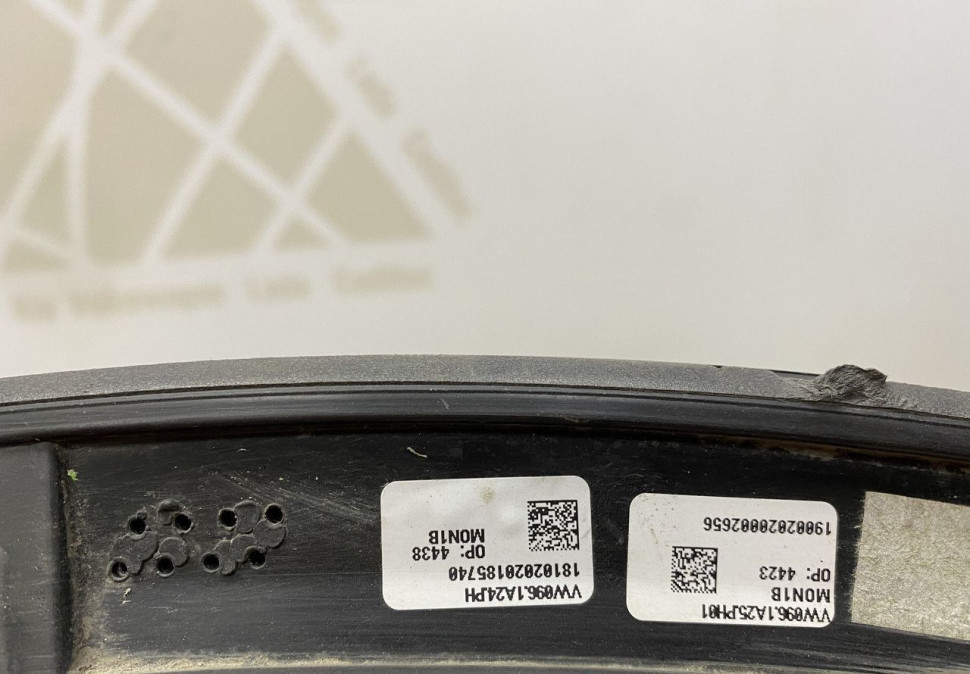 Расширитель крыла задний правый Volkswagen Touareg 3 2018> oem 760853818D Расширитель крыла задний правый Volkswagen Touareg 3 2018> oem 760853818D