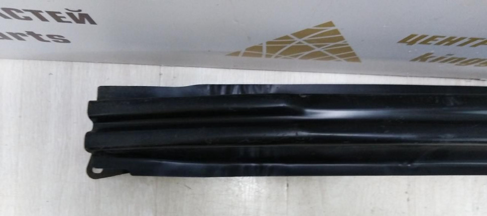 Усилитель заднего бампера Volkswagen Golf 6 2009-2012 oem 5K0807305A Усилитель заднего бампера Volkswagen Golf 6 2009-2012 oem 5K0807305A