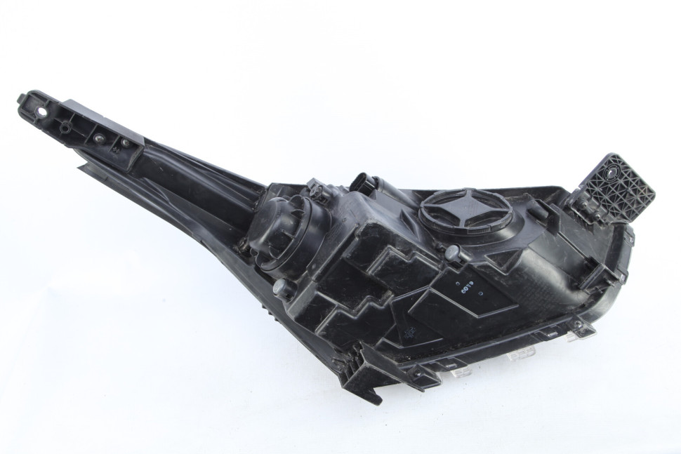 Фара левая галоген Hyundai Creta 1 2016 OEM 92101M0100