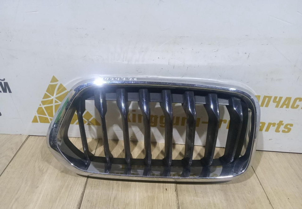 Решетка радиатора правая BMW X2 F39 OEM 51137424778