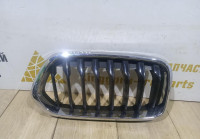 Решетка радиатора правая BMW X2 F39 OEM 51137424778