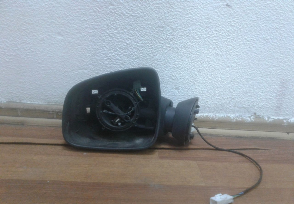 Зеркало левое Lada Largus (5 к) oem 8200965091 (скл-3)