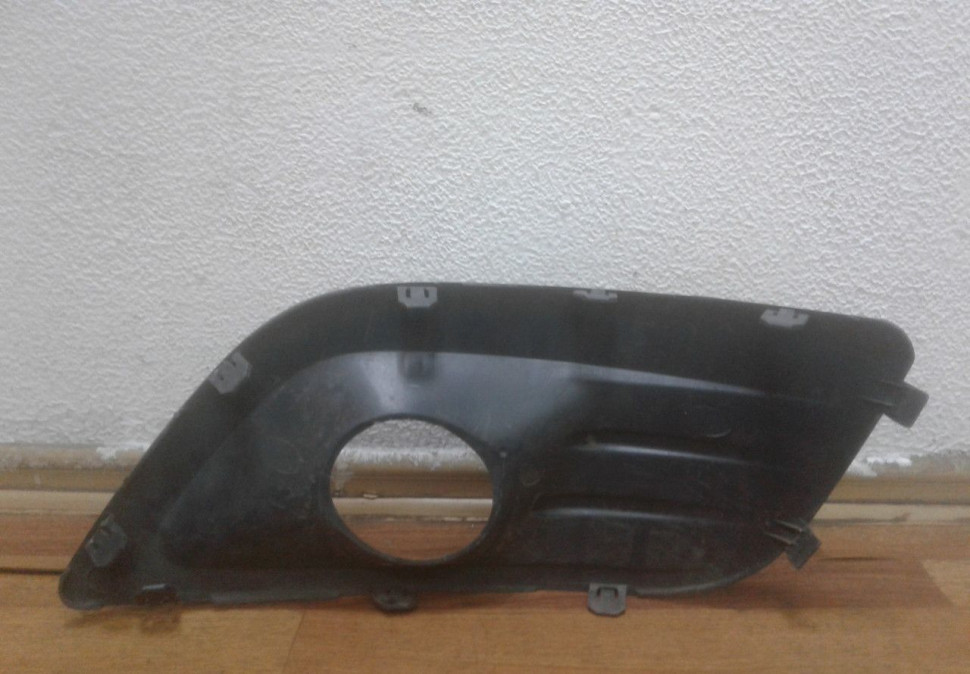 Накладка птф правая Lada Largus oem 845000252 (скл-3)