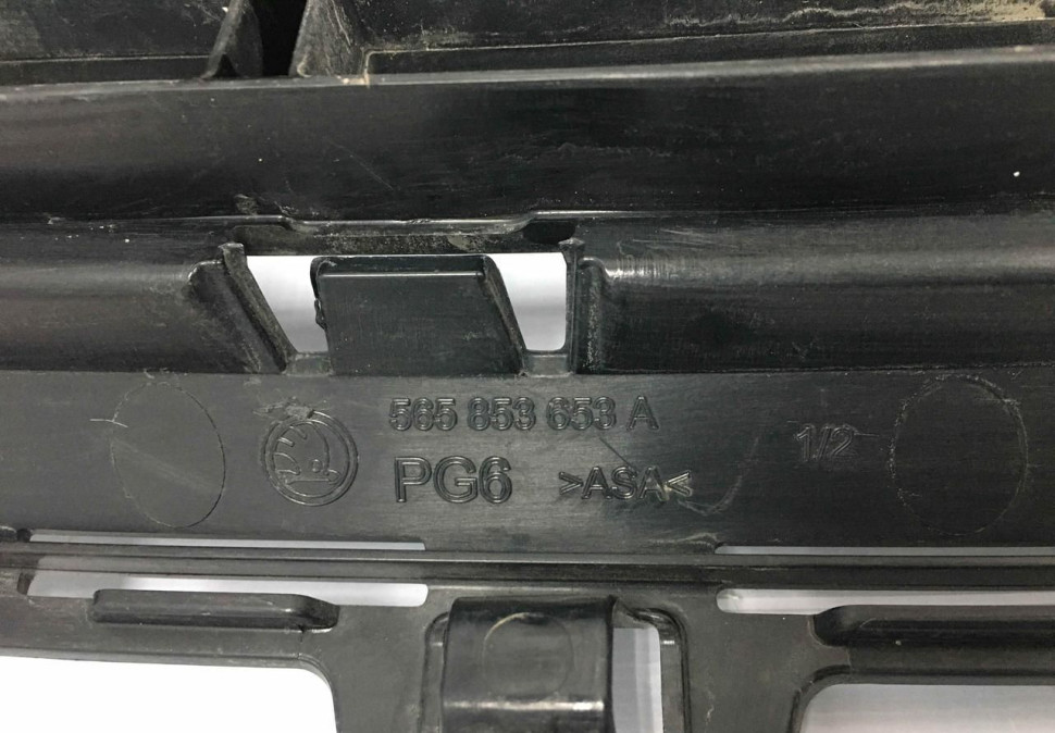 Решетка радиатора Skoda Kodiaq OEM 565853653A Решетка радиатора Skoda Kodiaq OEM 565853653A