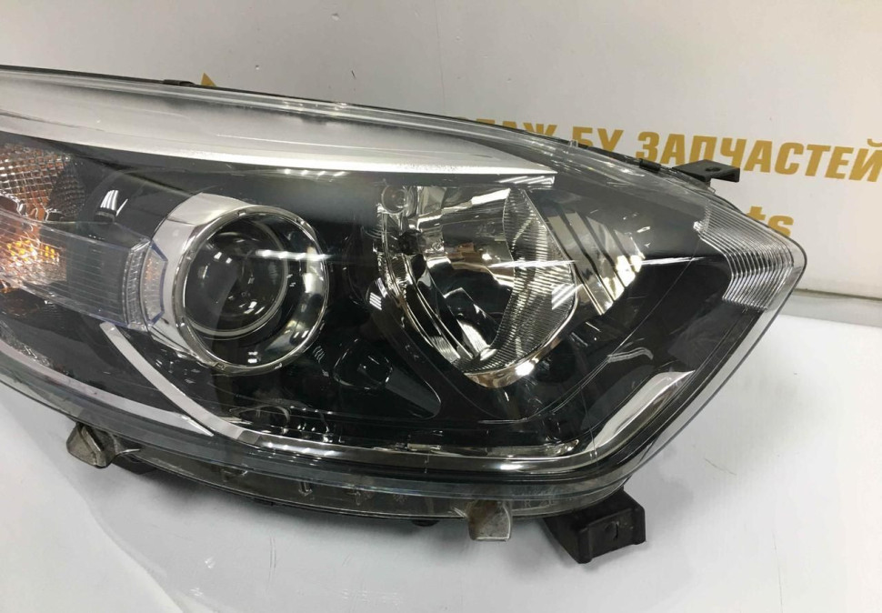 Фара правая Renault Kaptur OEM 260108765R Фара правая Renault Kaptur OEM 260108765R