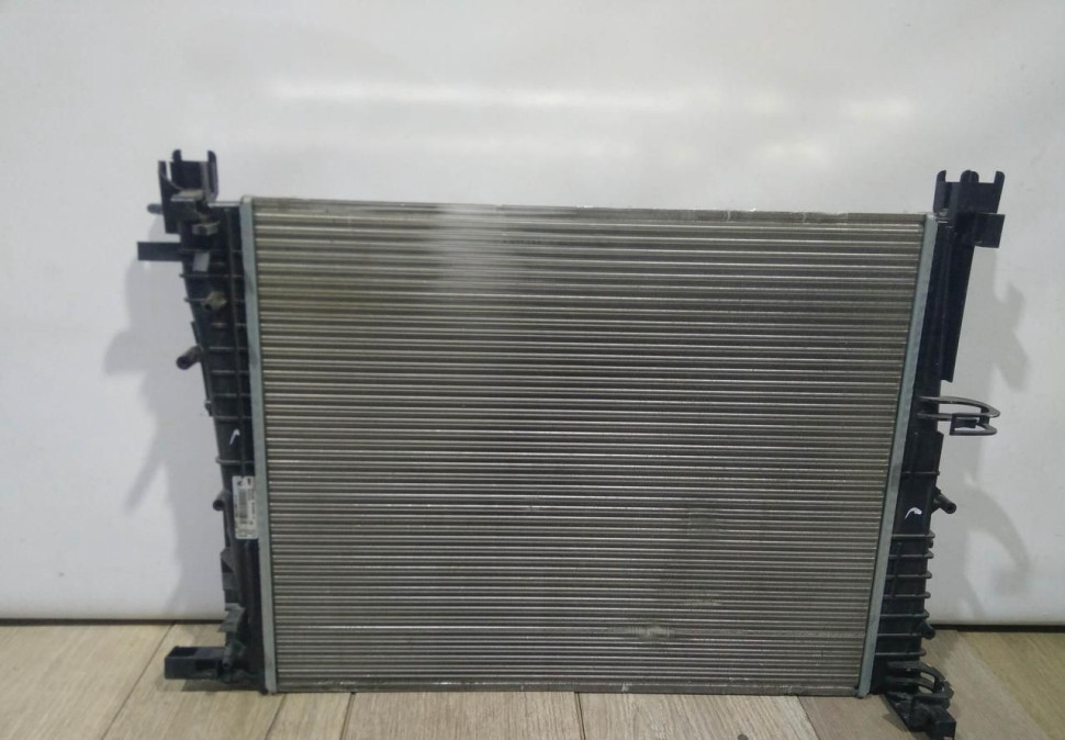 Радиатор охлаждения бу Renault Logan 2 OEM 214106179R Радиатор охлаждения бу Renault Logan 2 OEM 214106179R