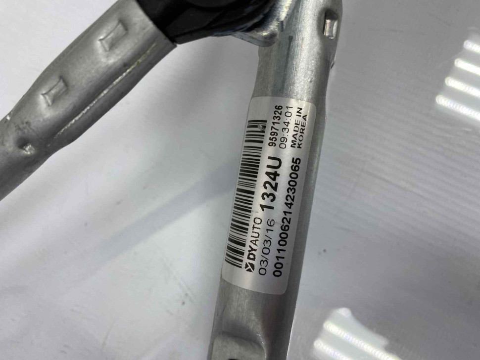 Трапеция стеклоочистителей Chevrolet Cruze OEM 95971326 Трапеция стеклоочистителей Chevrolet Cruze OEM 95971326
