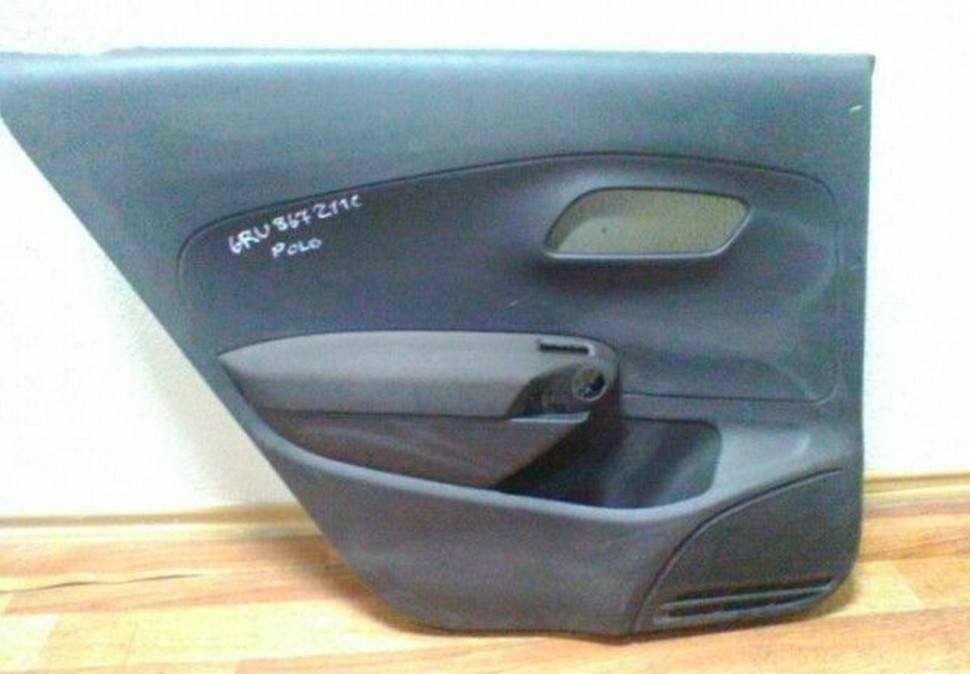 Обивка двери задний левый Volkswagen Polo Oem 6RU867211C (Скл-3)