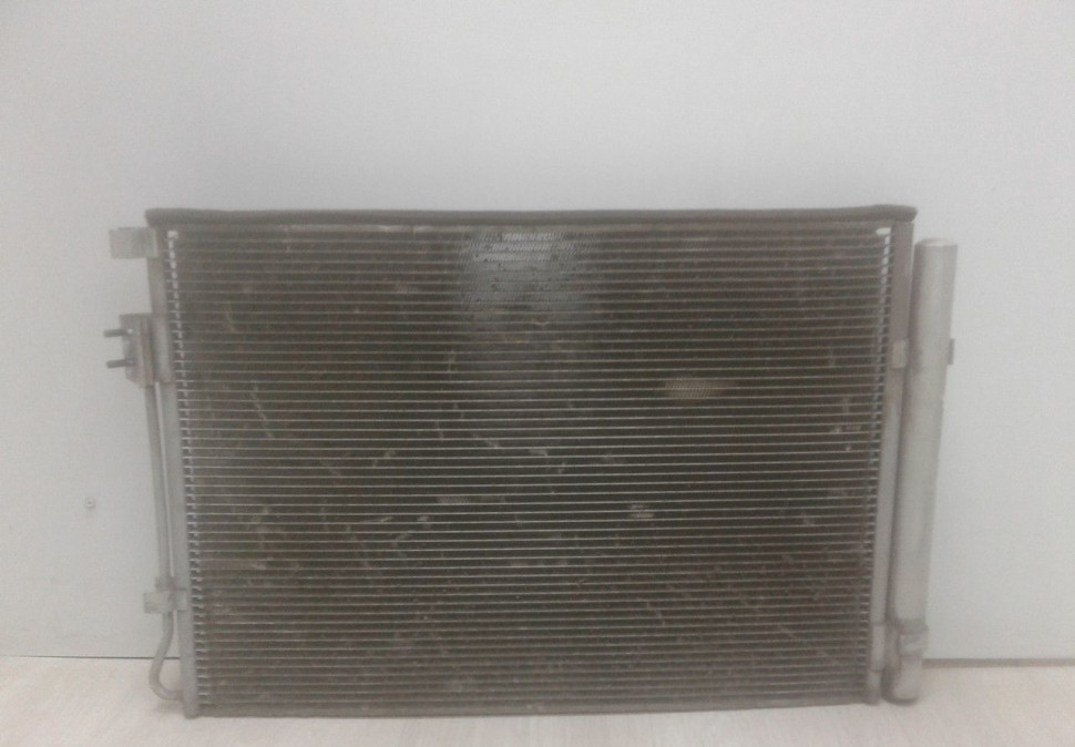 Радиатор кондиционера Hyundai Solaris 1 oem 976061R050