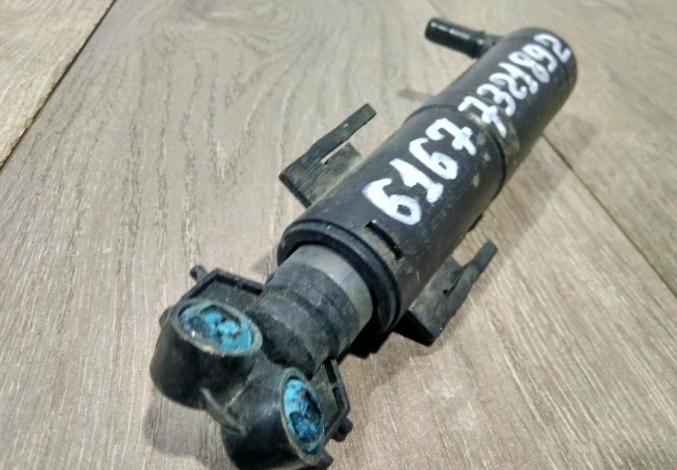 Форсунка омывателя фар правая бу BMW X1 E84 OEM 61677321892