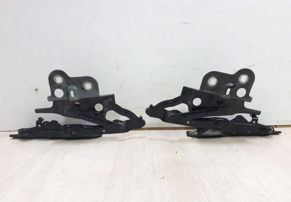 Петли капота комплект Jaguar E-Pace oem j9c316801AB (скл-3)