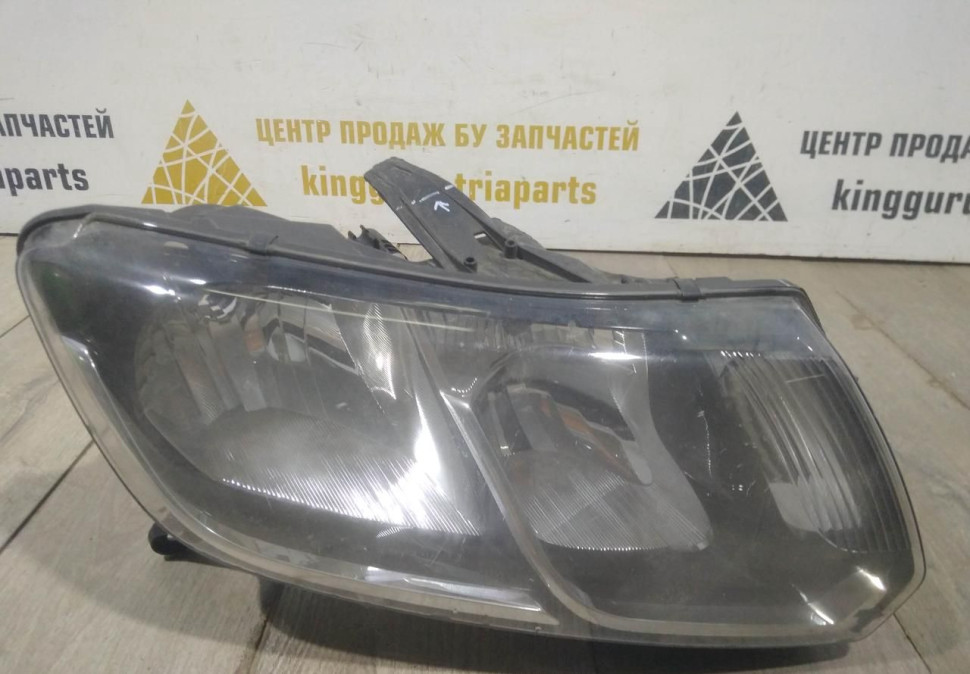 Фара правая бу Renault Logan 2 OEM 260105559R