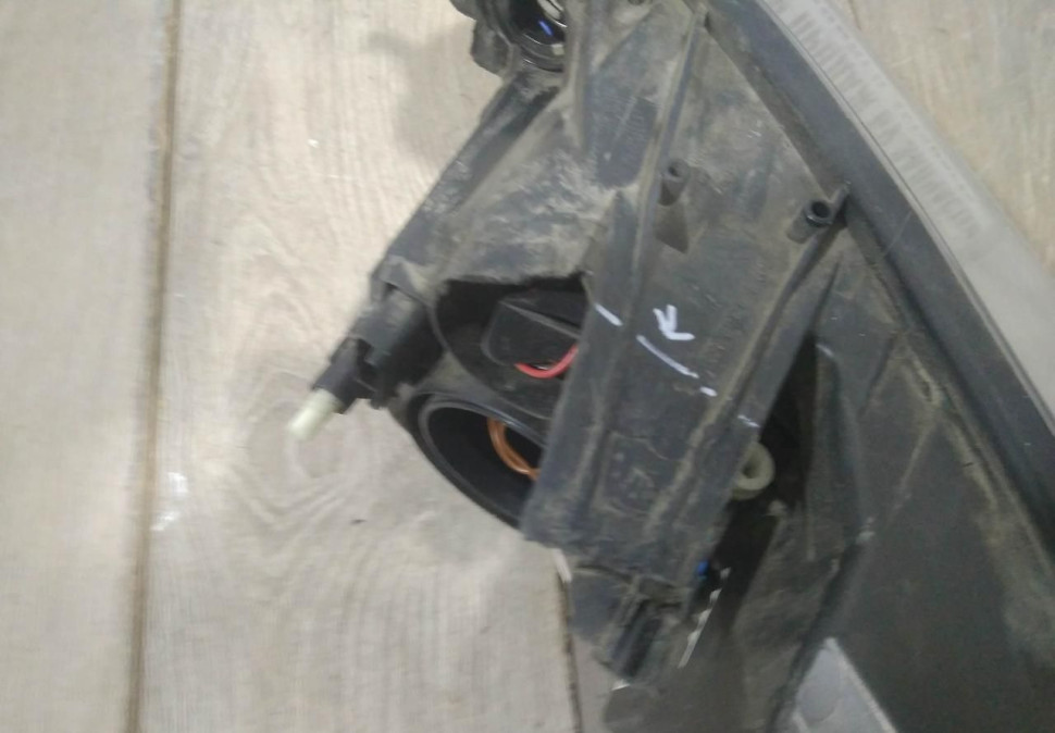 Фара правая бу Renault Logan 2 OEM 260105559R