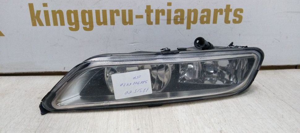Противотуманная фара правая Volkswagen Passat B7 11-14 oem 3AA941662D