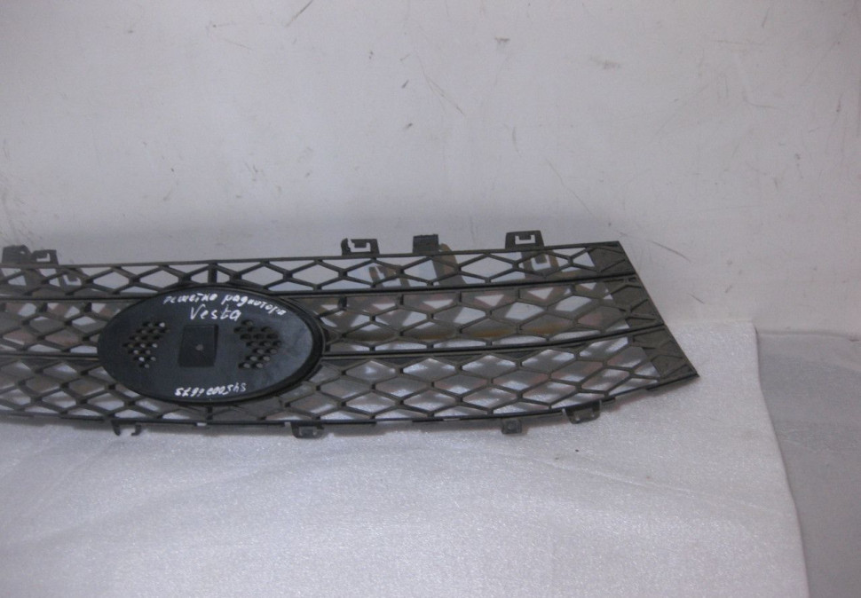 Решетка радиатора Lada Vesta oem 8450006673 (скл-3) Решетка радиатора Lada Vesta oem 8450006673 (скл-3)