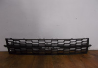 Решетка переднего бампера бу Skoda Octavia A7 OEM 5E0853677