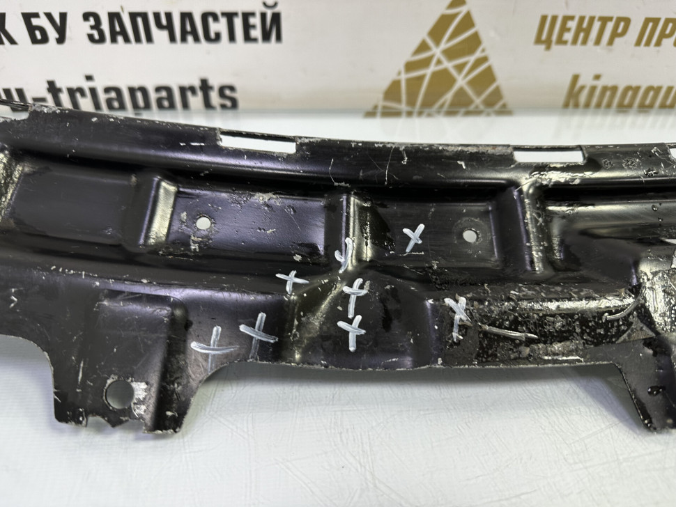 Накладка передней панели бу BMW X5 F15 OEM 41117382230 Накладка передней панели бу BMW X5 F15 OEM 41117382230