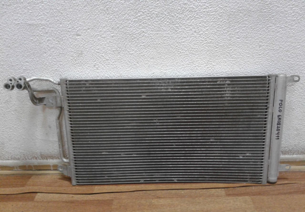 Радиатор кондиционера Volkswagen Polo oem 6r0820411