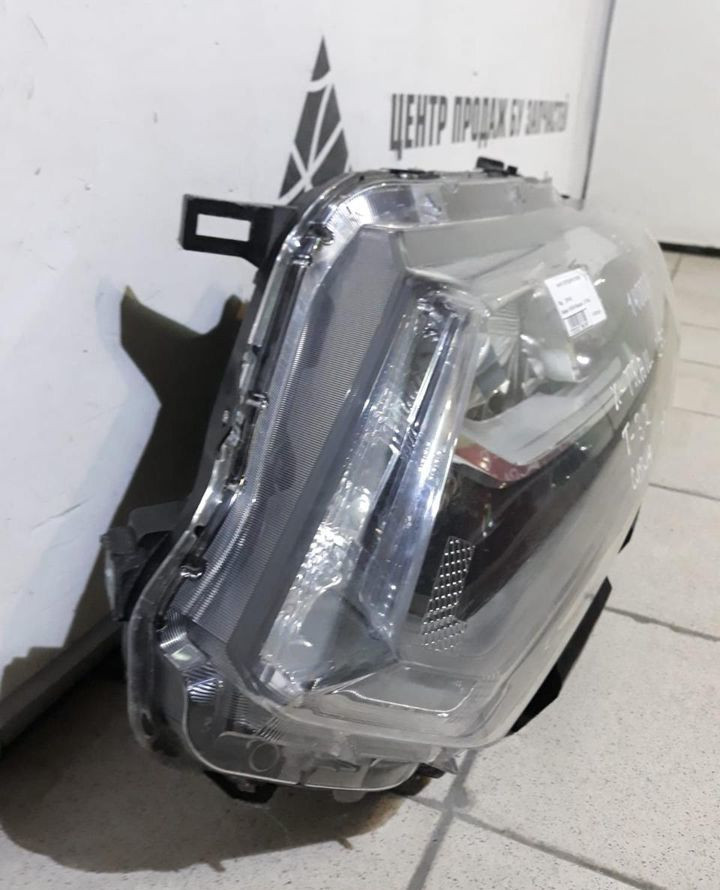 Фара передняя левая Nissan x-trail t32 OEM 260604CC0C (скл-3) Фара передняя левая Nissan x-trail t32 OEM 260604CC0C (скл-3)