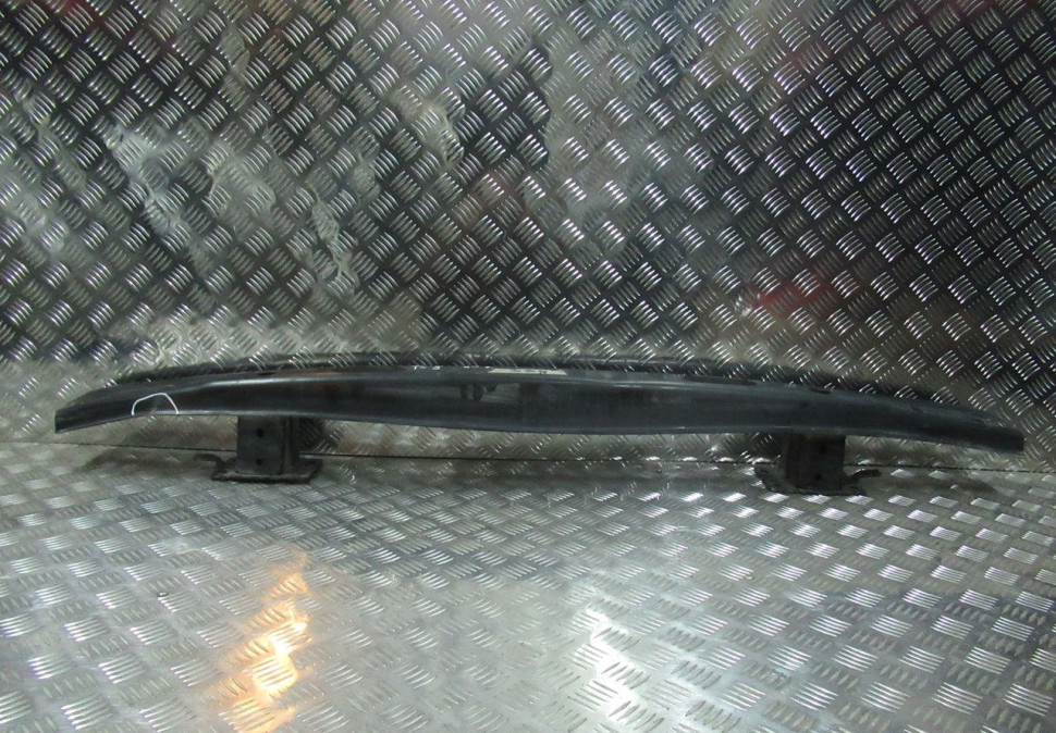 Усилитель заднего бампера Volkswagen Transporter T5 oem 7h0807305 (мал.вмятина) (скл-3) Усилитель заднего бампера Volkswagen Transporter T5 oem 7h0807305 (мал.вмятина) (скл-3)