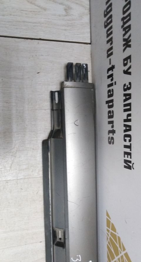 Накладка порога правая Volkswagen Passat B7 11-15 oem 3aa853092c