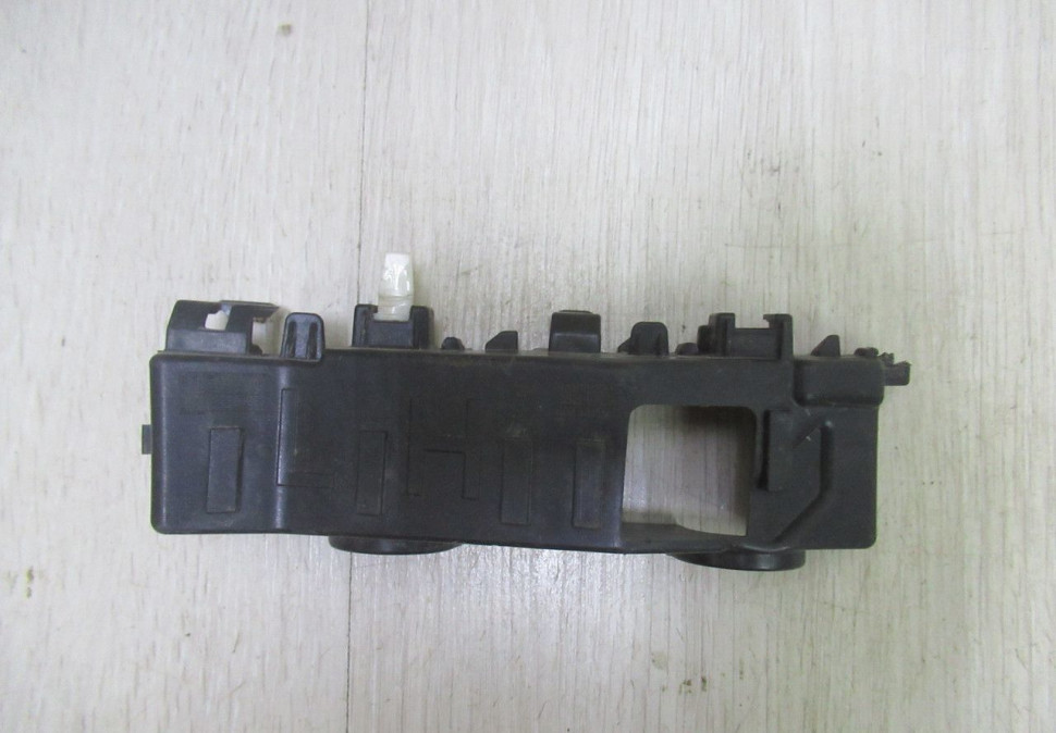 Кронштейн переднего бампера левый Hyundai Tucson 3 oem  86515d7000