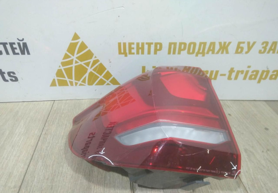 Фонарь ЛЭД LED левый внешний бу BMW X5 F15 OEM 7470885