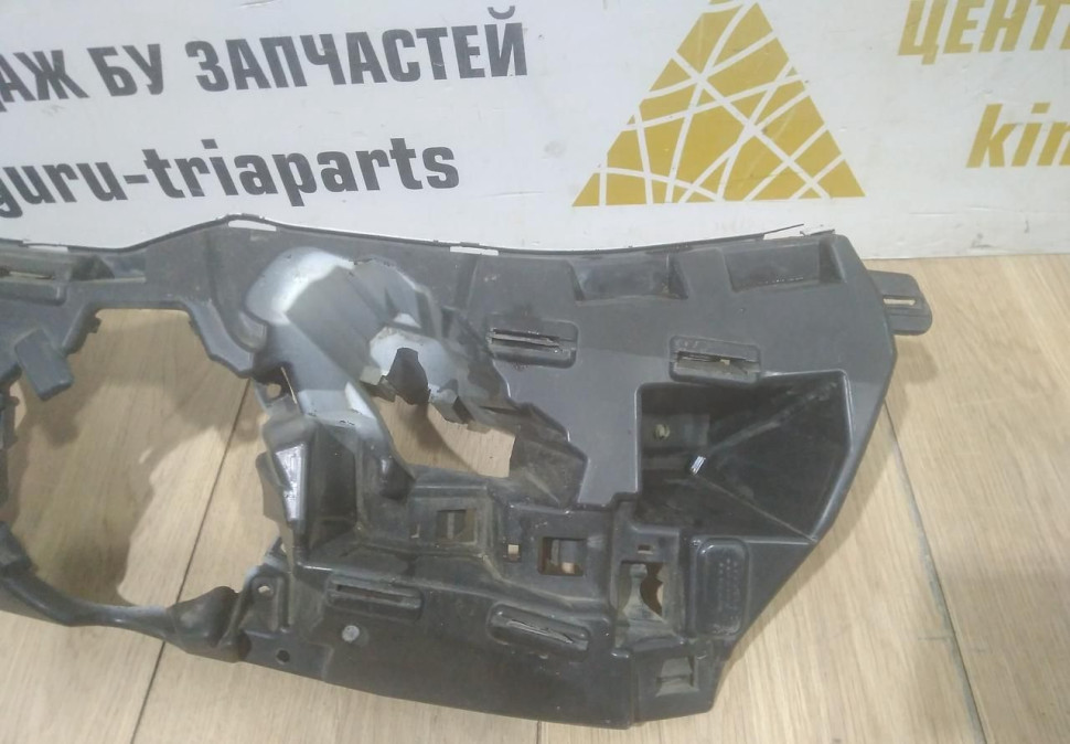 Кронштейн противотуманной фары правый бу BMW X3 F25 M-Pack рестайлинг OEM 51118056986