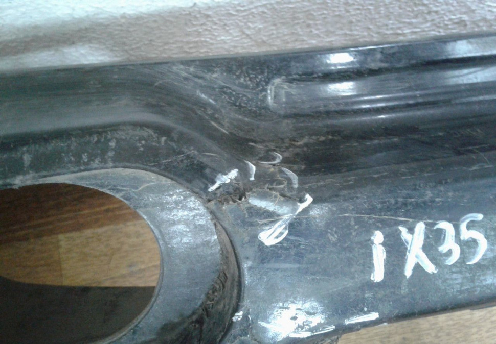 Усилитель заднего бампера Hyundai Ix35 oem 866312y000 (трещины)