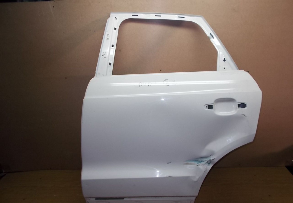 Дверь задняя левая Audi Q3 8U oem 8U0833051B (скл-3)