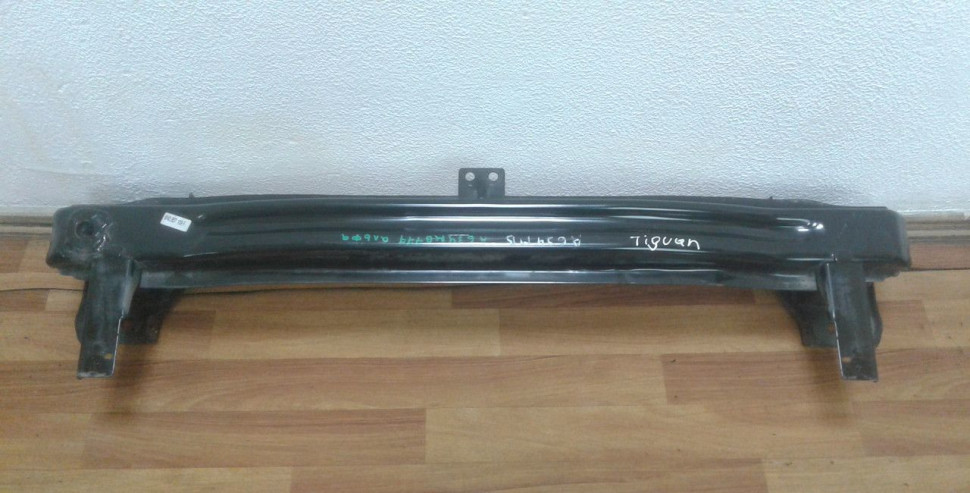 Усилитель переднего бампера Volkswagen Tiguan (07-16) oem 5n0807109f