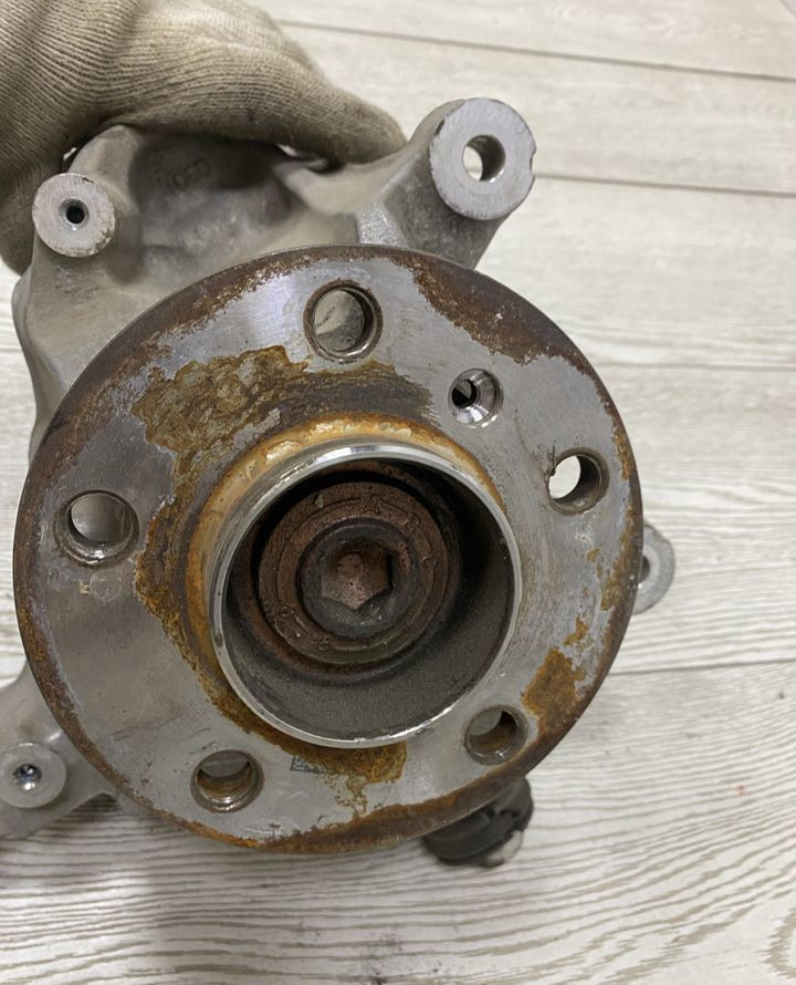 Кулак передний правый Mini Cooper F56 OEM 31216876644