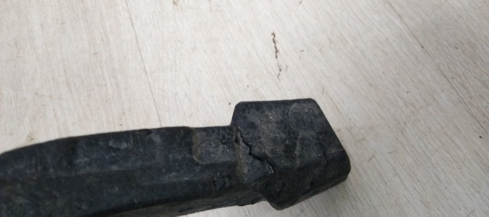 Абсорбер переднего бампера Volkswagen Tiguan 2 oem 5NA807248H