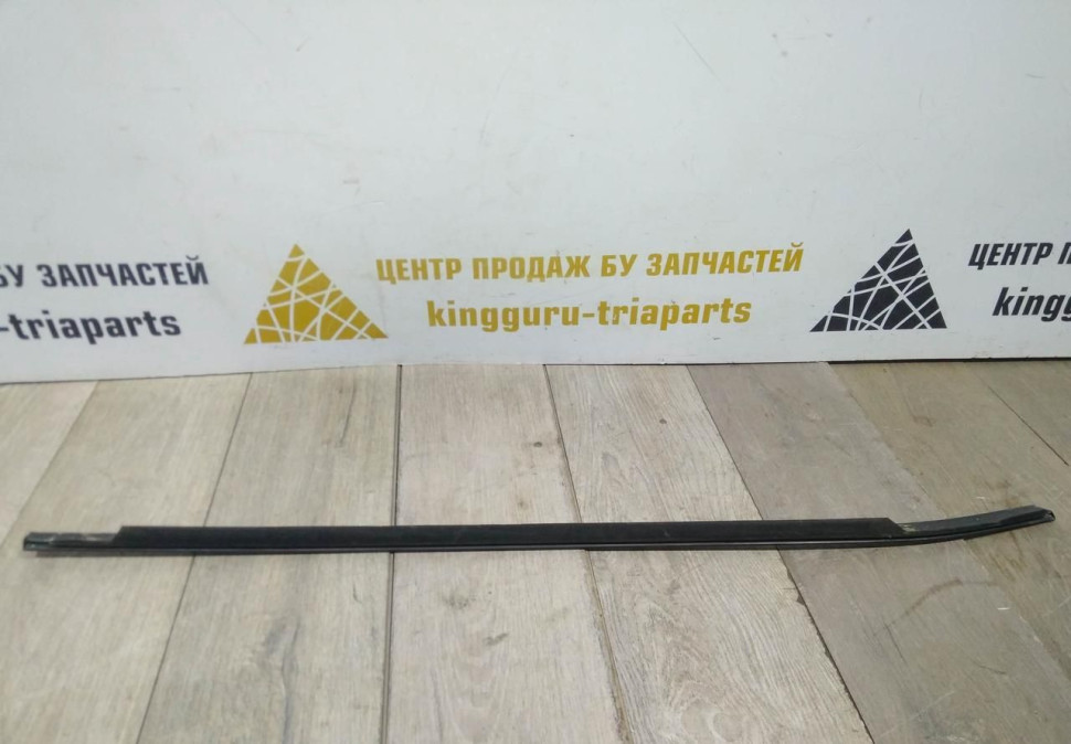 Молдинг переднего левого стекла бу BMW X5 F15 OEM 51337465917