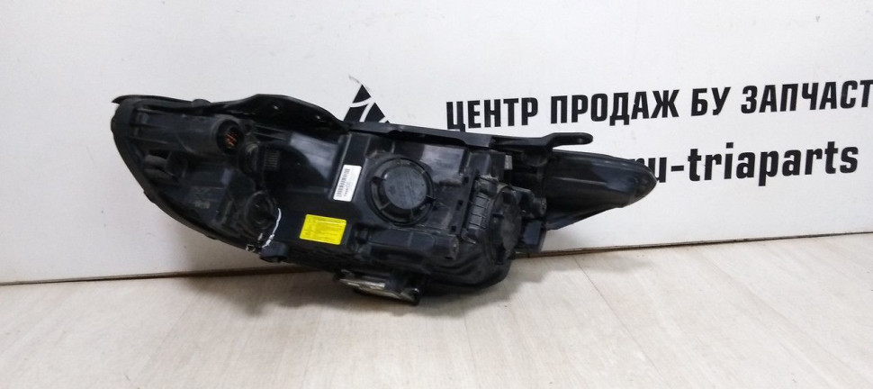 Фара правая Hyundai Santa Fe 3 (15>) ксенон рестайл  oem 921022w601