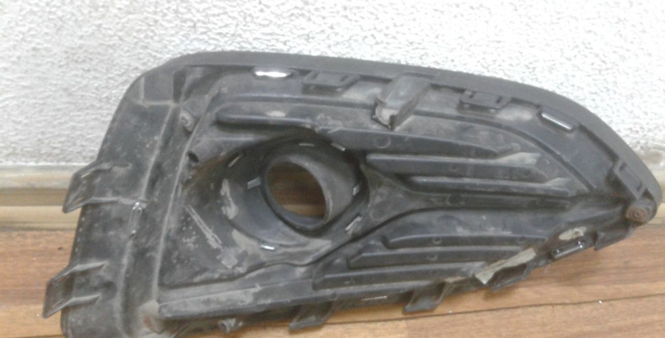 Решетка рамка птф левая Hyundai Solaris 2 oem 86527h5000 Решетка рамка птф левая Hyundai Solaris 2 oem 86527h5000