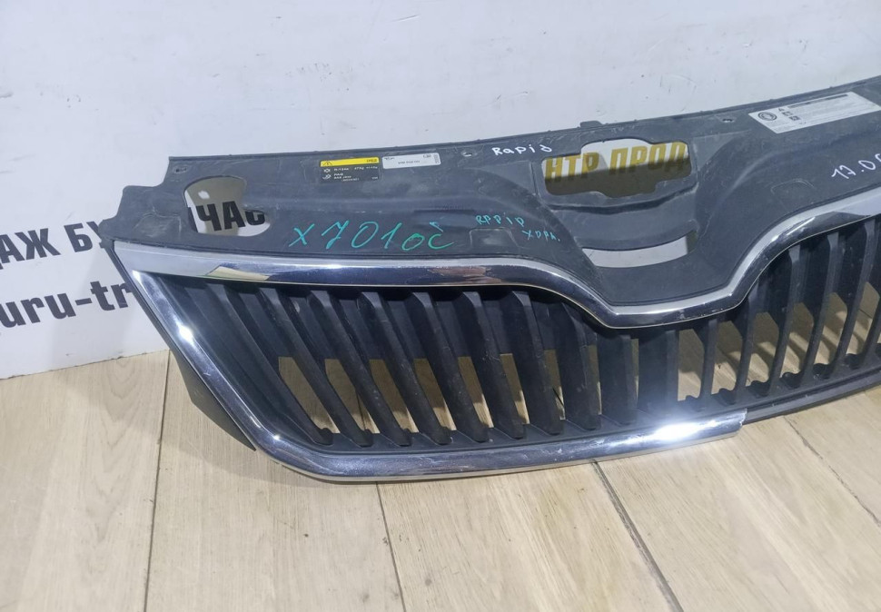 Решетка радиатора Skoda Rapid OEM 5JA853668 Решетка радиатора Skoda Rapid OEM 5JA853668