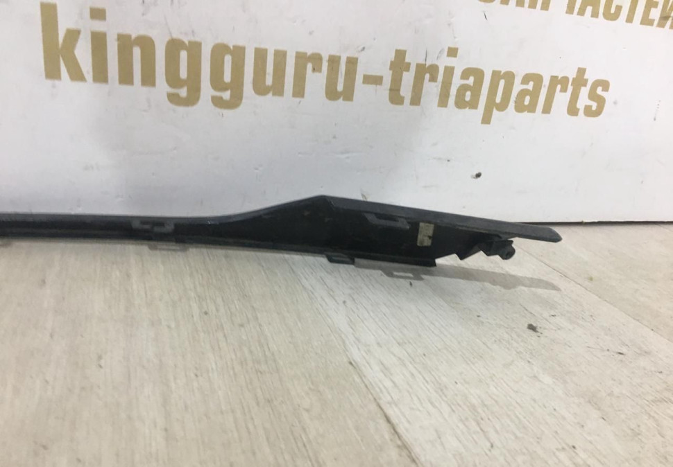 Накладка на решетку радиатора Hyundai Santa Fe 3 2012-2016 oem 863552W000 Накладка на решетку радиатора Hyundai Santa Fe 3 2012-2016 oem 863552W000