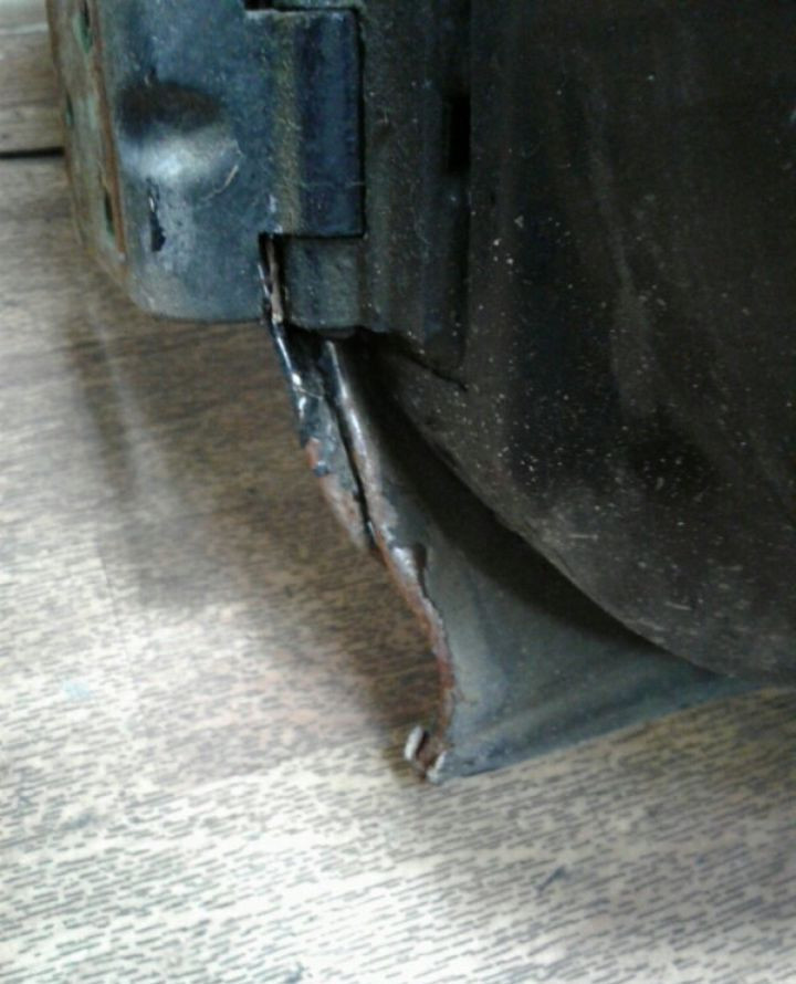 Дверь задняя правая Uaz Patriot 2 вмятина (скл-3)