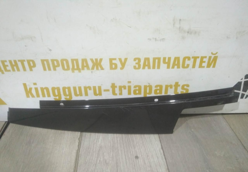 Накладка стойки двери передняя правая бу BMW 5 F10 OEM 51337209724