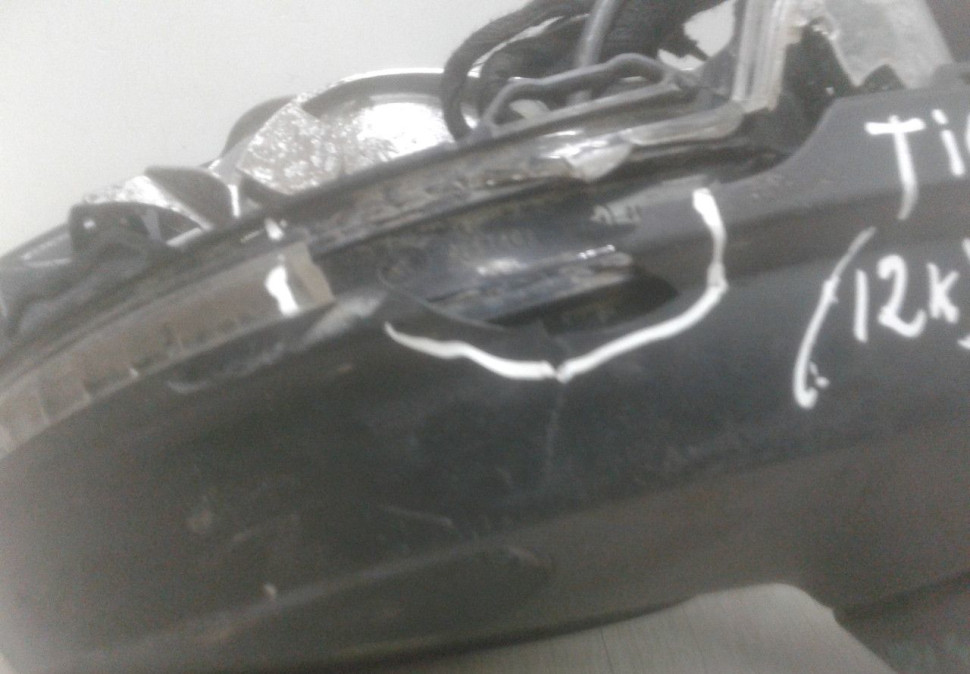 Зеркало правое (12к) Volkswagen Tiguan 2 oem 5NB857502A (слом.мал часть) (без крышки и зеркл. элемента) Зеркало правое (12к) Volkswagen Tiguan 2 oem 5NB857502A (слом.мал часть) (без крышки и зеркл. элемента)