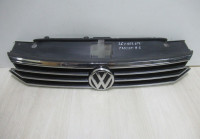 Решетка радиатора Volkswagen Passat B8 (15&gt;) oem 3g0853653 (в хорошем состоянии)