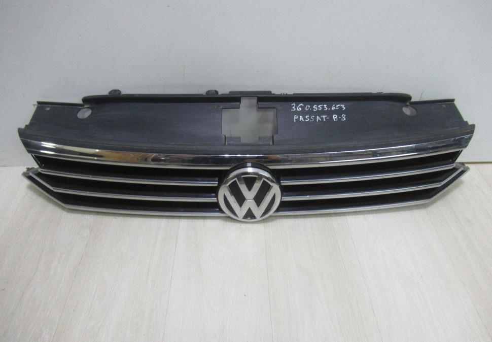 Решетка радиатора Volkswagen Passat B8 (15>) oem 3g0853653 (в хорошем состоянии)