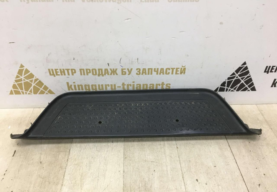 Накладка заднего бампера Volkswagen Amarok 2010-2020 oem 2H7807502B