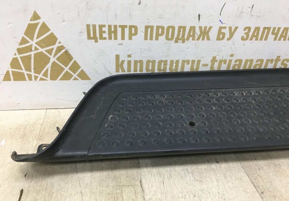 Накладка заднего бампера Volkswagen Amarok 2010-2020 oem 2H7807502B