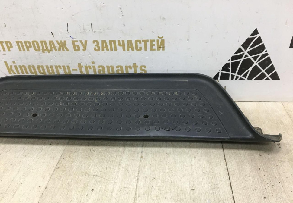 Накладка заднего бампера Volkswagen Amarok 2010-2020 oem 2H7807502B