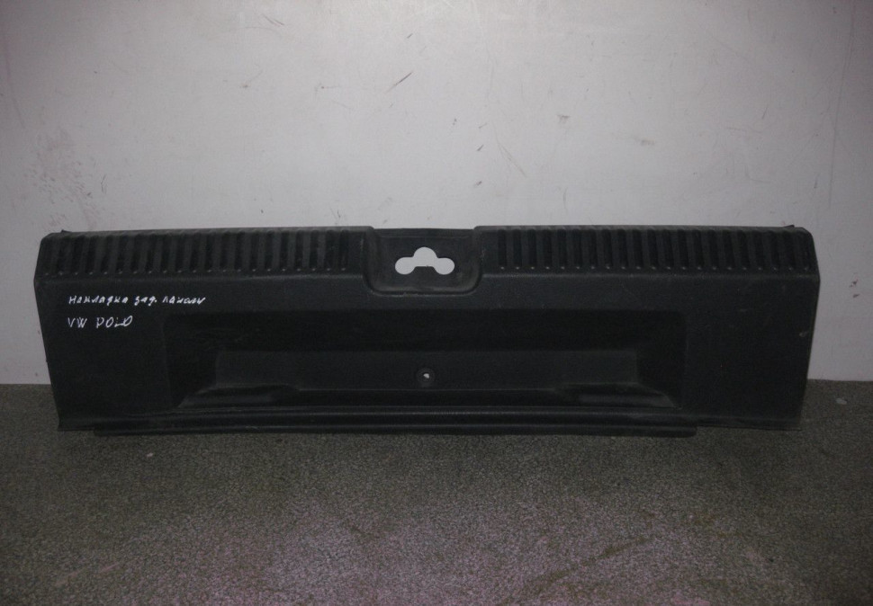 Обивка задней панели Volkswagen Polo седан (скл-3)