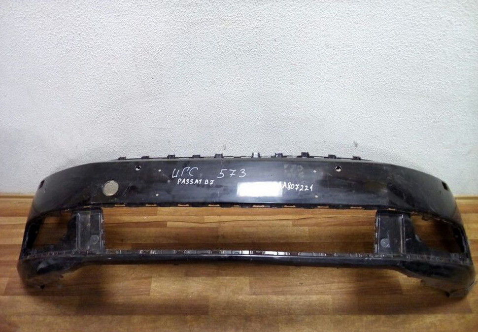 Бампер передний Volkswagen Passat B7 Oem 3AA807221